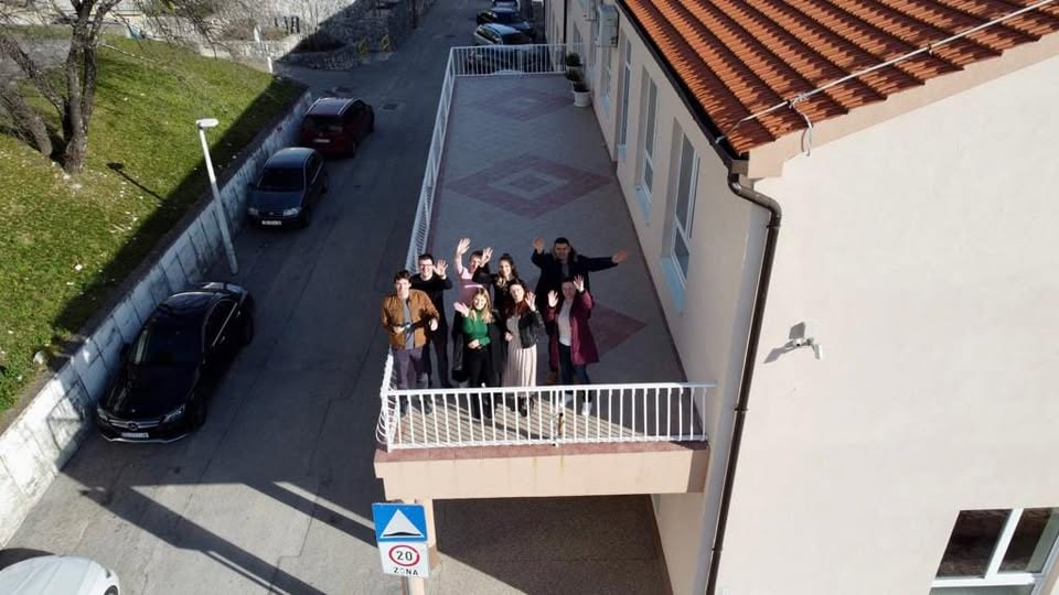 Prva snimka školskim dronom